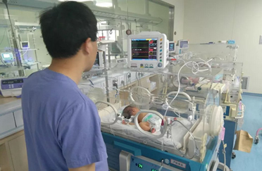 新生儿监护-这种病在新生儿中发病率将近1%，死亡率高，必须早发现、早治疗！