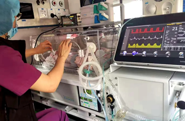 新生儿监护-天津中心妇产医院5G智慧型新生儿救护转运车启用纪实！