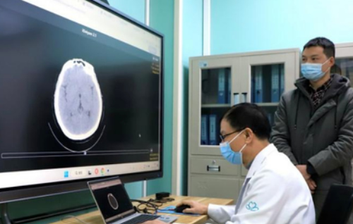 急救信息化系统天荣医疗-边走边治，5G+急诊急救，临沂市人民医院移动卒中单元启用