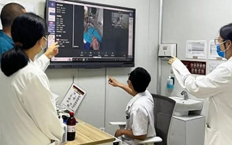 120急救转运监护/智能急救系统天荣医疗-5G智慧型救护车：与死神赛跑的“生命高速通道”