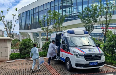智能急救系统/互联网+院前急救天荣医疗-宝鸡市中心医院港务区院区5G + 智慧医疗” 赋能，实现上车即入院