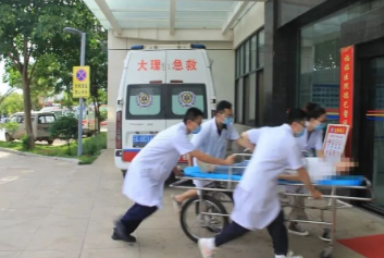 急诊急救大平台/急诊急救信息化系统天荣医疗-5G车载终端：流动的“生命防线”，让医疗救援快人一步