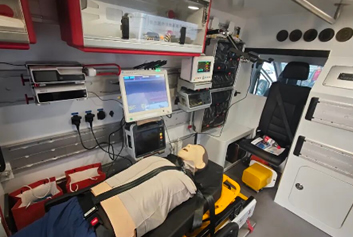 5G智慧型救护车/互联网+院前急救天荣医疗-5G救护车升级，打造“呼入即救治、上车即入院”院前急救新模式