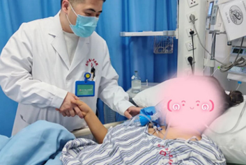 120急救转运监护/互联网+院前急救天荣医疗-新疆乌什县人民医院依托急危重症一体化救治体系成功抢救心脏骤停患者